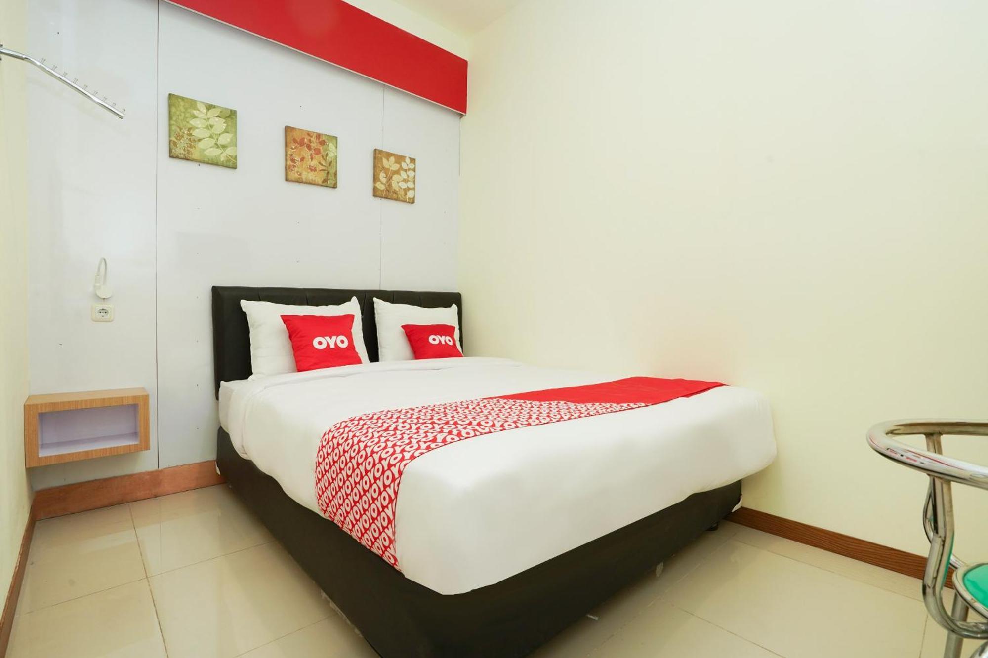 Super Oyo Flagship 3688 Pot Art Otel Surabaya Dış mekan fotoğraf